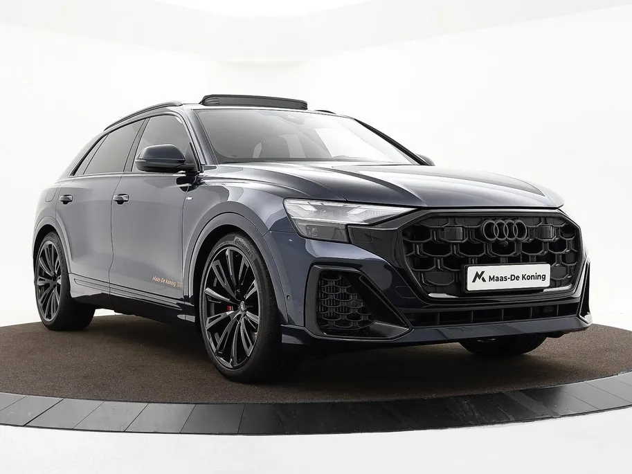 Audi Q8 55 TFSI e quattro Pro Line S 394 PK · 22' LM Velgen · Glazen panorama dak · B&O Premium 3D · Assist. plus, remote park · Stoelventilatie + Massage · Trekhaak · Servosluiting
