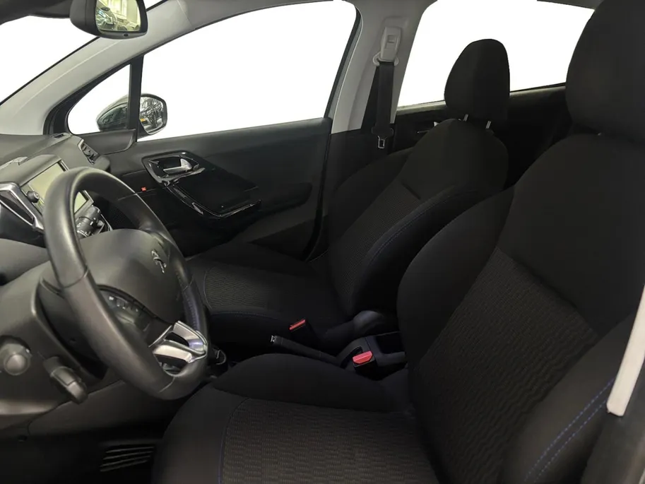 Peugeot 208 1.2 PureTech Active AIRCO CRUISE CONTROLE PARKEERSENSOREN LM VELGEN 5 DEURS BLUETOOTH ZEER MOOIE AUTO 12 MAANDEN GARANTIE