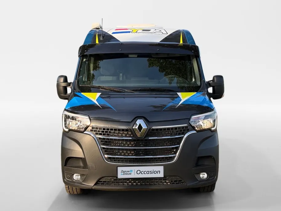 Renault Master T35 2.3 dCi 135 L3H2 Work Edition | Camper Edition | Motorsport Edition | Thule Omnistor Luifel | Airco in Leefruimte | TV | Koelkast | Magnetron | Volledig Bed | 2 Lederen Stoelen | DAB | LED Verlichting Leefruimte |