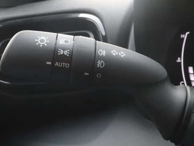 Toyota Yaris 1.5 Hybrid 115 Dynamic Comfort Pack | V+A Sensoren | Stoel & St