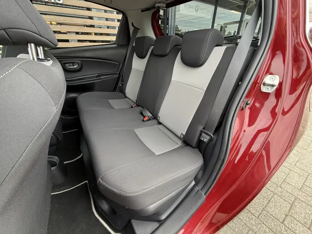 Toyota Yaris 1.5 Hybrid Dynamic | All Seasons | Stoelverwarming