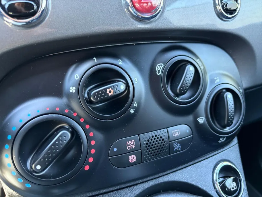 Fiat 500 1.0 Hybrid Cult Airco , lichtmetalen velgen 15' , navi  , parkeersensor , tel , usb-c , Apple Carplay/Android Auto .