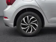 Volkswagen Polo 1.0 TSI 95pk Life Business · Camera · Keyless · Apple/Android Car Play · P-Sensoren · Stoelverwarming · 15'' Inch · Garantie t/m 30-09-2028 of 100.000km