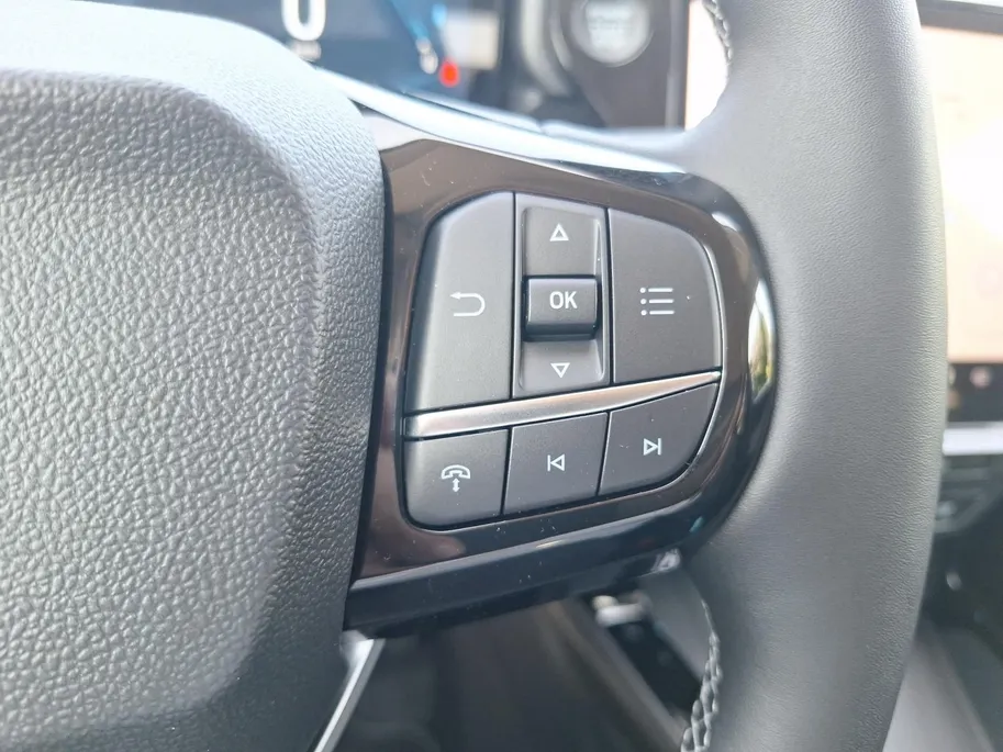 Ford Puma Gen-E 46,8 kWh Select | 3.400,- Ready Set Ford Bonus | Winterpack | Comfortpack | El. achterklep | Camera | Apple Carplay&Android Auto |  Climate control | Nieuw te bestellen |