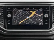 Volkswagen T-Roc 1.5 TSI 150pk Sport Business R · Panoramadak · Camera · Standkachel · Stoelverwarming · Navigatie · 19' Velgen · Elek. Inklapbare Spiegels ·