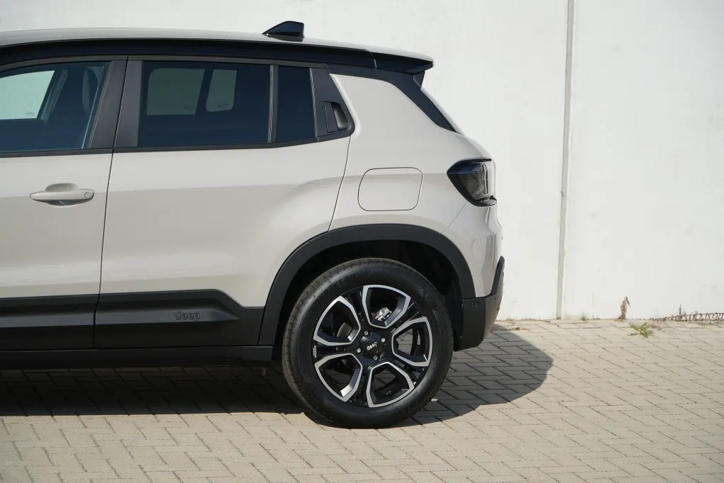 Jeep Avenger Summit 54kWh | Infotainment | Winter | Navi | 18'