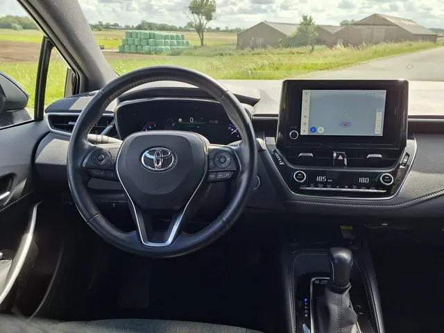 Toyota Corolla Touring Sports 1.8 Hybrid Dynamic AUTOMAAT | rijklaarprijs!!