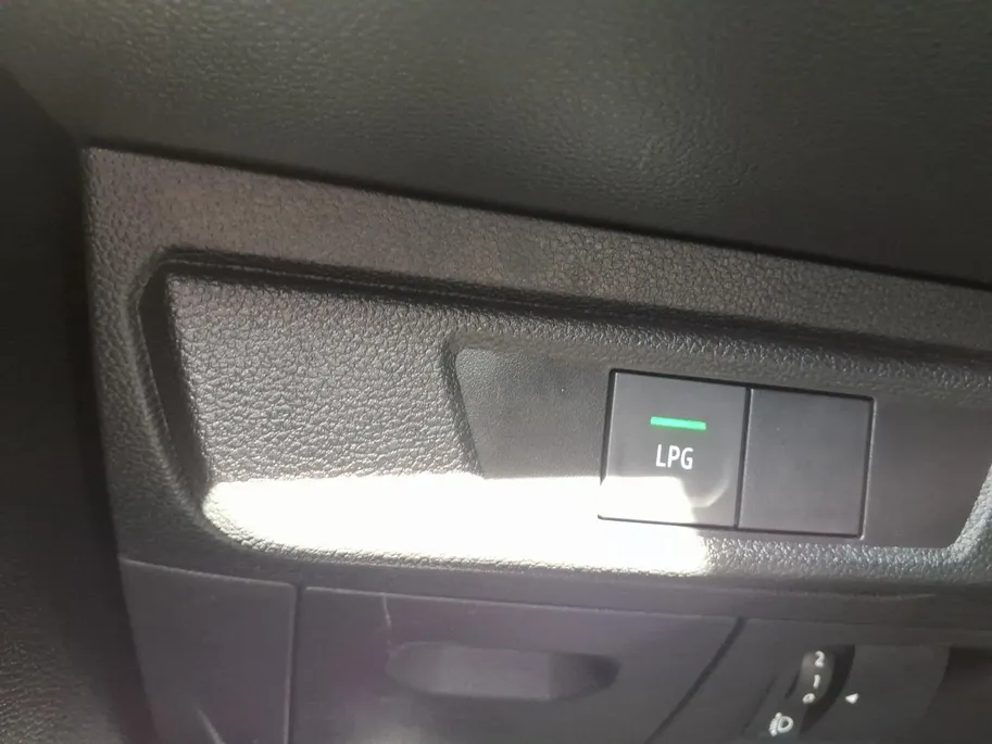 Dacia Sandero 1.0 TCe 100 Bi-Fuel Essential | Trekaak | Andriod/Apple car play | Blindspot