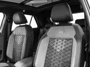 Volkswagen T-Roc 1.5TSI/150PK R-Line Business+ · Panoramadak · Trekhaak · Camera · Apple/Android Car Play · Navigatie · Stoelverwarming · Garantie t/m 09-10-2027 of 100000km.