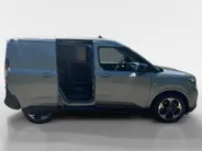 Ford E-Transit Courier Limited 46 kWh | Driver Assistance Pack | Navigatie | Trekhaak | Parkeersensoren | Nieuw te bestellen!