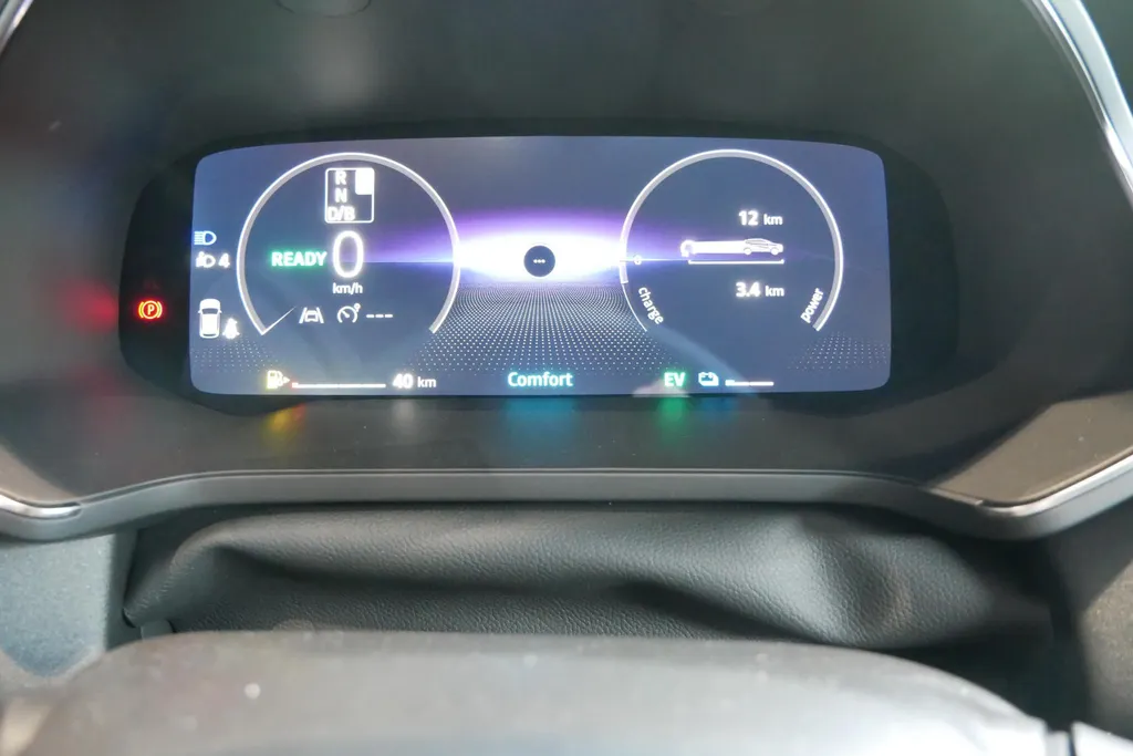 Renault Captur 1.8 E-Tech full hybrid 160 techno | Profiteer nu van €2.500,- Zeeuw & Zeeuw voorraadkorting |Electrisch schuif/kantel dak | Harman Kardon | Op voorraad |