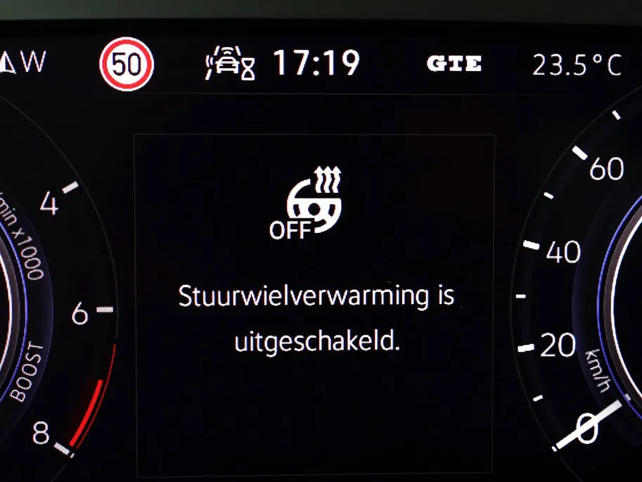 Volkswagen Tiguan 1.4 TSI eHybrid 245pk DSG Life Business · Camera · Inklap. Trekhaak · Stuur- & Stoelverwarming · Parkeerassistent · Apple/Android Car Play ·