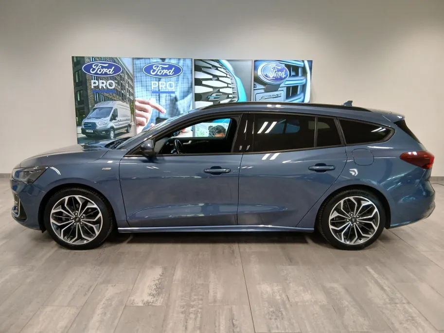 Ford Focus Wagon 1.0 EcoBoost Hybrid ST Line Vignale | Elektrische achterklep | Winter Pack | Driver Assistance Pack | Vol Sensico bekleding | Elektrische trekhaak |