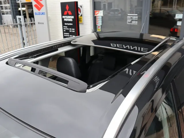 Suzuki Vitara 1.4 BoosterJet Stijl Automaat Trekhaak | Pano Dak | Carplay | Adaptive Cruise
