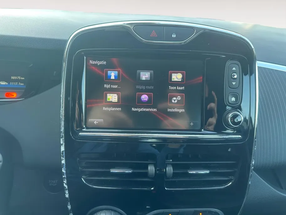 Renault ZOE R110 Iconic 41 kWh | AIRCO WERKT NIET !! | KOOP ACCU | BOSE | CAMERA | NAVI | 12 MAANDEN BOVAG GARANTIE |