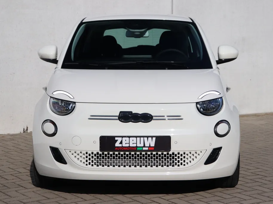 Fiat 500e Icon 42KWH | Camera | Carplay | Winter | Style | Cruise | 16′