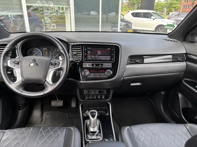 Mitsubishi Outlander 2.4 PHEV Diamond