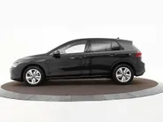 Volkswagen Golf 1.0 eTSI 110pk DSG Life · Camera · Apple/Android Car Play · Sfeerverlichting · P-Sensoren · Navigatie · 16'' Inch · Garantie t/m 04-02-2028 of 100.000km  · EXTRA INRUILKORTING ·