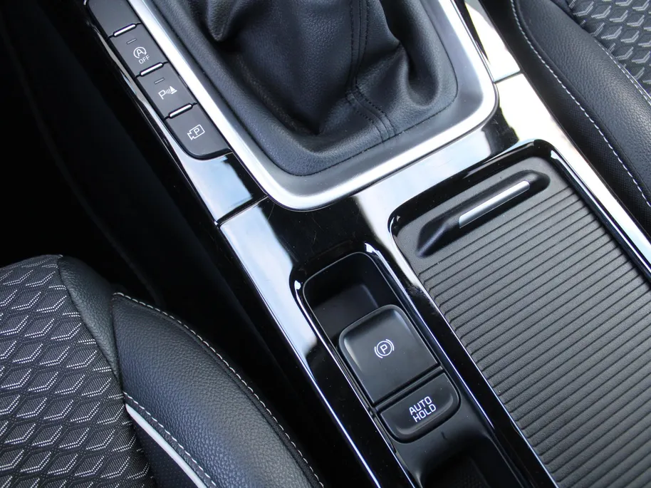 Kia Ceed 1.0 T-GDi DynamicPlusLine | Stuur-/stoelverwarming | Camera | Draadloos laden | LED | Dodehoek detectie | 16' LM |