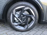Kia K4 1.0 T-GDi MHEV GT-Line Launch Edition (pano) | Stuur-/stoelverwarming | Camera | LED | 17' LM | Elek. stoel | Draadloze telefoonlader |