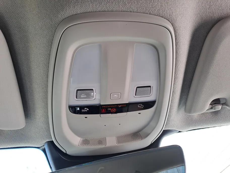 Volvo XC40 2.0 B3 Essential AUTOMAAT | Stuurverwarming | Stoelverwarming | Adaptieve Cruise | Apple Carplay/Android Auto