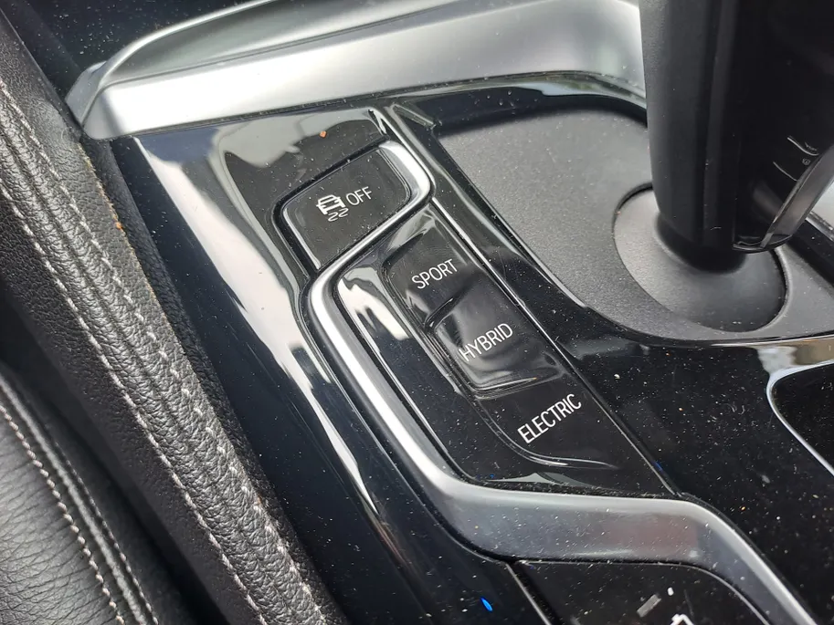 BMW 5 Serie Touring 530e xDrive M SPORT | Pano | Harman Kardon | 360 Camera | Head up | Elektrisch Wegklapbare Trekhaak | Voorstoelen verwarmd | Navigatie | Apple Carplay/Android Auto | Leer