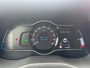 Hyundai Kona EV Premium 64 kWh | Achteruitrijcamera | Head Up Display | Dodehoek Detectie | Lederen Bekleding | Climate Control |