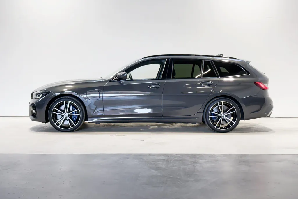 BMW 3 Serie Touring 330e High Executive Model M Sport