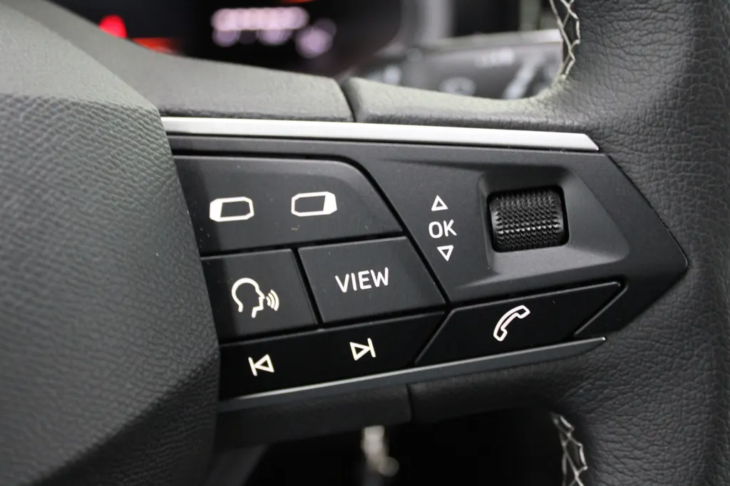 SEAT Arona 1.0 EcoTSI Style / DAB+ / Led verlichting / 17'' LMV /