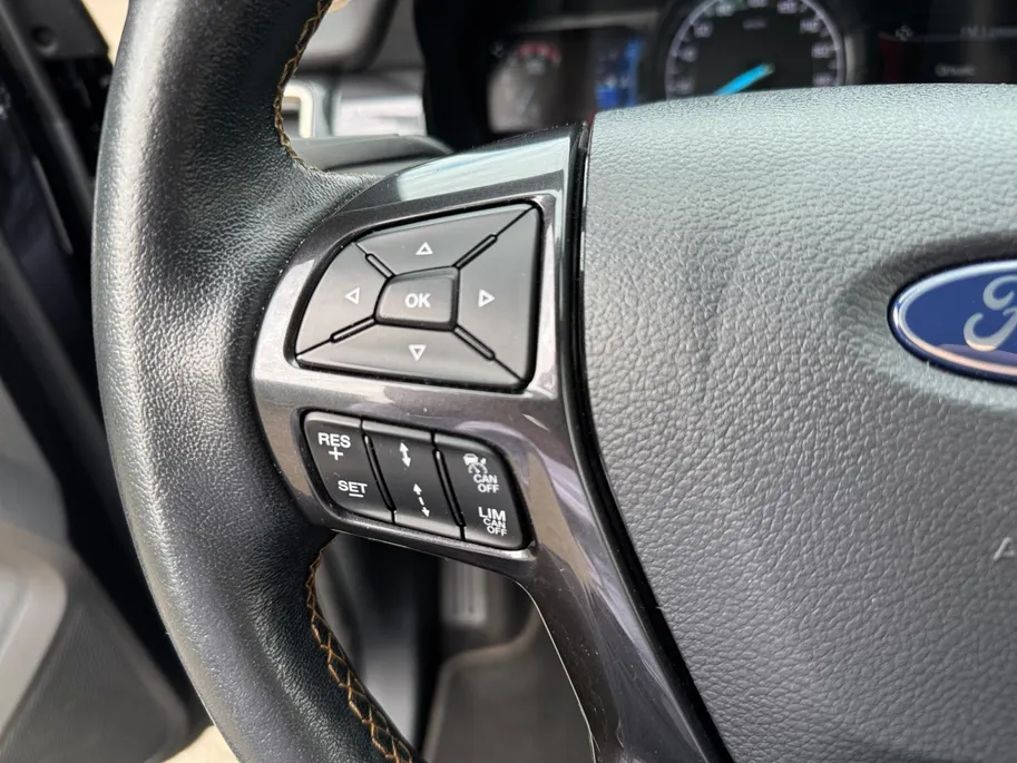 Ford Ranger 2.0 EcoBlue Wildtrak Supercab | NL auto | Dealer onderhouden | 213 pk | Trekhaak | Automaat | Rollertop | Stoelverwarming | Achteruitrijcamera | Parkeersensoren voor en achter | Adapt. cruise control | Apple carplay & Android auto | Bovag garantie |