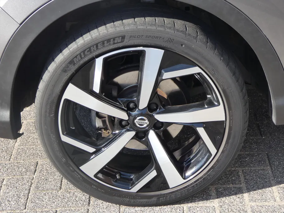Nissan QASHQAI 1.3 DIG-T 140pk Tekna / Trekhaak / 59.000 KM !!!