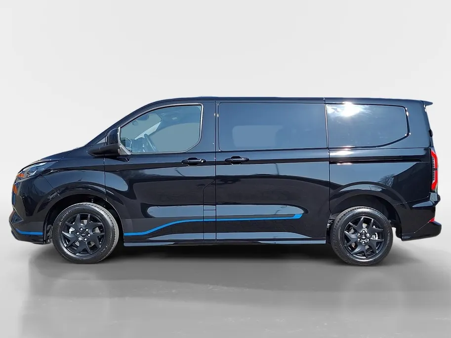 Ford E-Transit Custum 320 L1H1 Sport 71 kWh DC | Dubbele Schuideur | Camera | Trekhaak | 17' Lichtmetaal | Halfleer bekleed | Led verlichting | El. Verst. bestuurdersstoel| Apple Carplay&Android Auto |