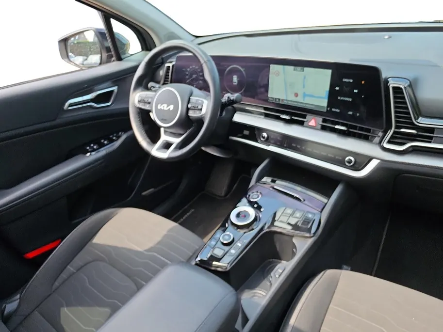 Kia Sportage 1.6 T-GDi Hybrid DynamicPlusLine | Climate control | Navigatie | Elektrische achterklep | Schuif/kantel dak | Stoel-en stuurverwarming