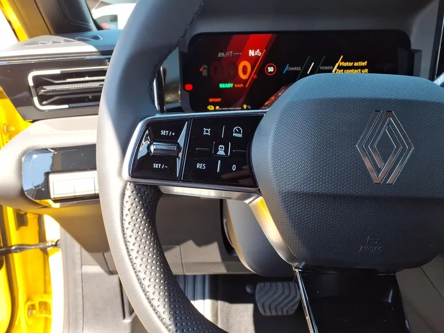 Renault 5 comfort range iconic cinq 52 kWh Renault 5 E-TECH Electric Iconic 150 PK Comfort Range nu met 1.600,- voorraad korting