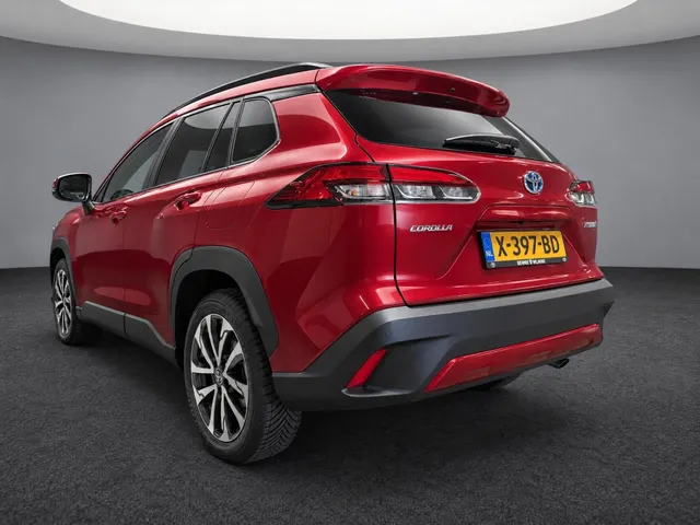 Toyota Corolla Cross 2.0 HP Hybrid Launch Edition | Panoramadak | All Seasons