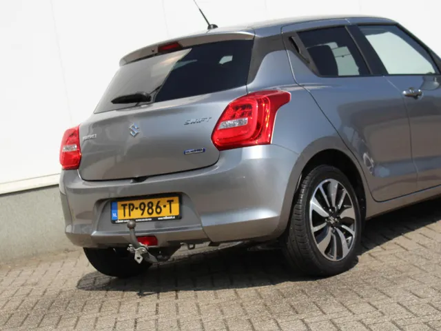 Suzuki Swift 1.2 Stijl Smart Hybrid | Navi | Cruise | Clima | Camera | Trekhaak