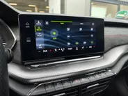 Škoda Octavia Combi 1.4 TSI 245pk DSG RS iV PHEV Business · Panoramadak · Camera · Wegklapbare Trekhaak · Stoelverwarming voor+achter · 19'' Inch ·