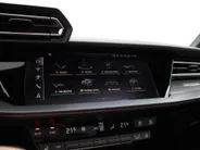 Audi A3 Sportback 45 TFSIe 272pk S-tronic S edition Competition · Panoramadak · Camera · Elek. Bestuurdersstoel · Apple/Android Car Play · Leder/ Alcantara · Zwart Optiek · 18'' Inch · Garantie t/m 10-12-2030 of 100.000km