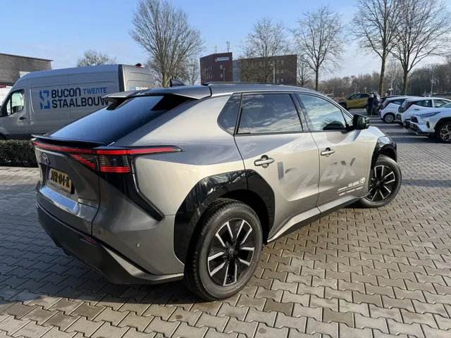 Toyota bZ4X Executive 73 kWh | JBL | Stoelverwarming V+A