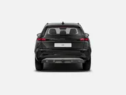 Audi Q3 1.5 200kW e-hybrid Advanced edition 272 PK · Trekhaak elek. wegklapbaar · Verwarmbaar stuurwiel · Exterieur in carrosseriekleur