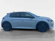 Peugeot e-208 EV GT 350 50 kWh | SOH 91% | CAMERA | LED | SPORTSTOELEN | SFEER VERLICHTING |