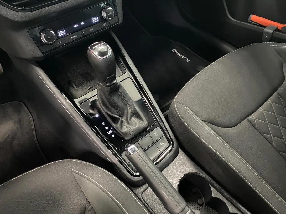 Škoda Kamiq 1.0 TSI Sport Business | AUTOMAAT | TREKHAAK |
