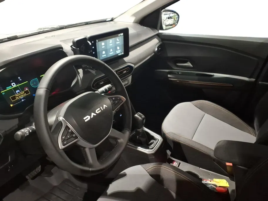 Dacia Jogger 1.6 Hybrid 140 Extreme 5p. | Camera | Climate Control | Roofrails | Lichtmetalen Velgen | Automaat | Carplay |