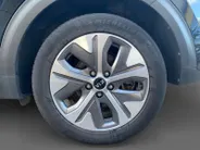 Kia e-Niro ExecutiveLine 64 kWh | Climate control | Leder | Stoel + stuurverwarming en ventilatie | Schuif/kanteldak | Navigatie | 17 inch LM-velgen | Keyless | SOH 97% |