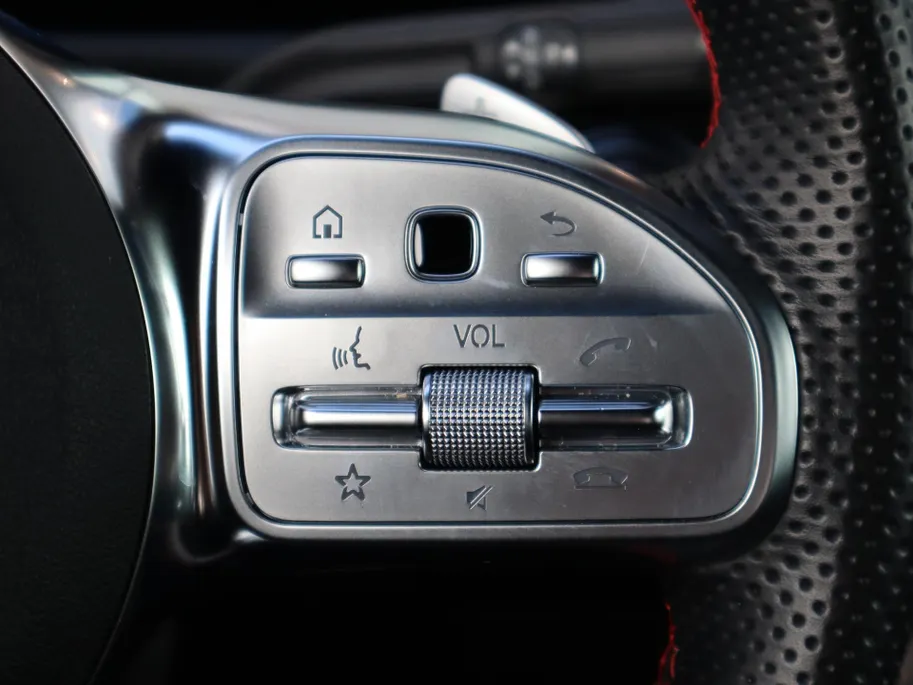 Mercedes-Benz CLA 200 Business Solution AMG l Panoramadak l Stoelverwarming l Ambiente lichtpakket