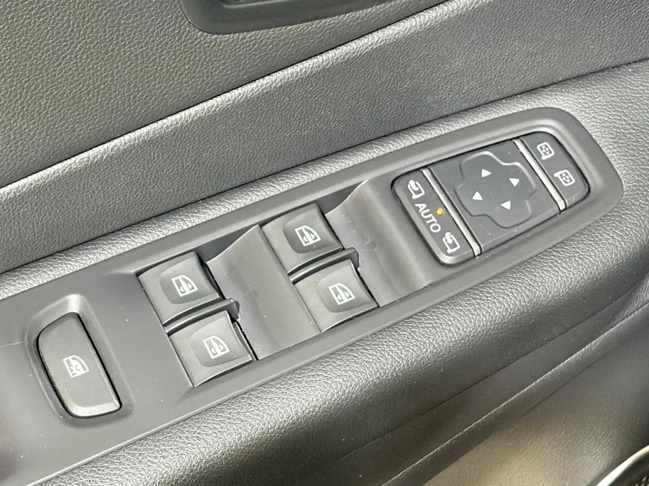 Renault Captur 120PK TCe Intens | 1ste Eigenaar | Navigatie | Climate Control | Camera | Lichtmetalen Velgen | Parkeersensoren | Cruise Control | Park Assist | Bluetooth Audio/Telefoon | Licht & Regen Sensor |