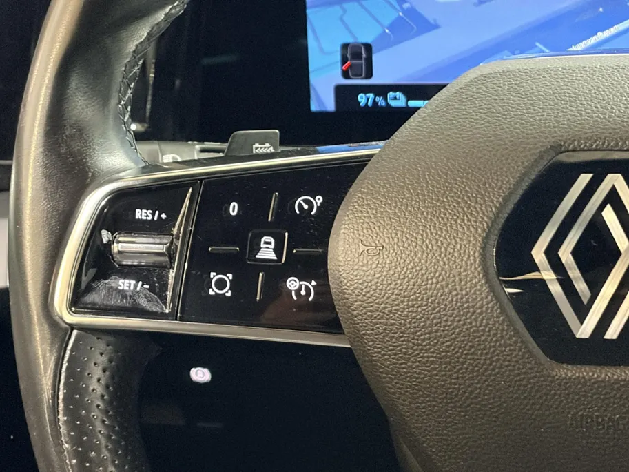 Renault Megane E-Tech 220PK EV60 Optimum Charge Techno Automaat | Pack Winter | Adaptive Cruise Control | 360 Camera | Apple CarPlay/Android Auto | Parkeersensoren | Full LED | Digital Cockpit | Lichtmetalen Velgen |