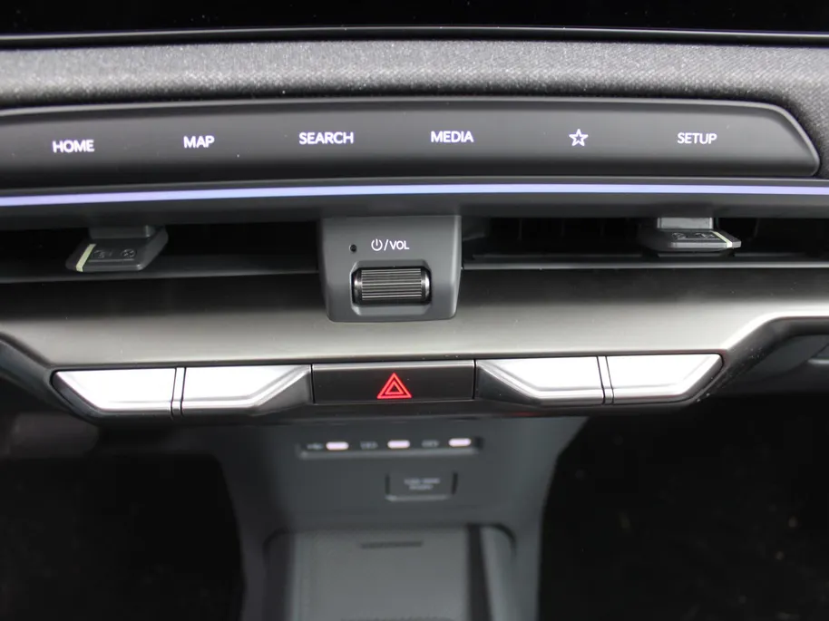 Kia EV2 Plus Advanced 42.2 kWh | Stuur-/stoelverwarming | Schuifdak | Dodehoek detectie | Elek. Stoelverstelling | Camera | 18' LM | LED | HK audio | Cruise adapt. |