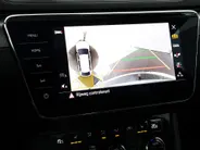 Škoda Superb Combi 1.4 TSI iV 218pk DSG Sportline Business · Panoramadak · 360 Camera · Inklap. Trekhaak · Matrix LED · Canton Audio · Elek. Stoelen + Geheugen ·