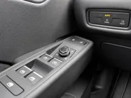 Volkswagen ID.3 Neo Life 50 kWh accu 170 PK Elektr. aandrijving ·  Comfort Pakket · Steunhaak voor fietsendrager, afneembaar · Zijruiten achter en achterruit getint ·